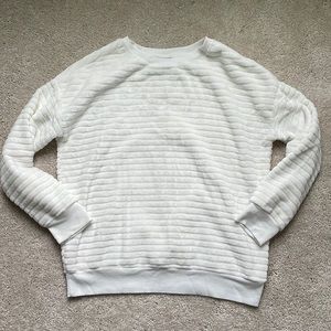 Fuzzy sweater - excellent Condition